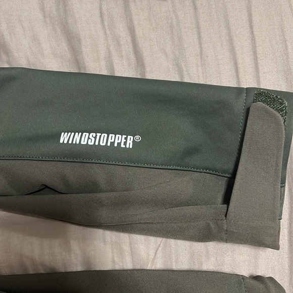 Marmot WINDSTOPPER®️ Water Resistant (Windbreaker) Mens Medium. Dark Green - Picture 4 of 9